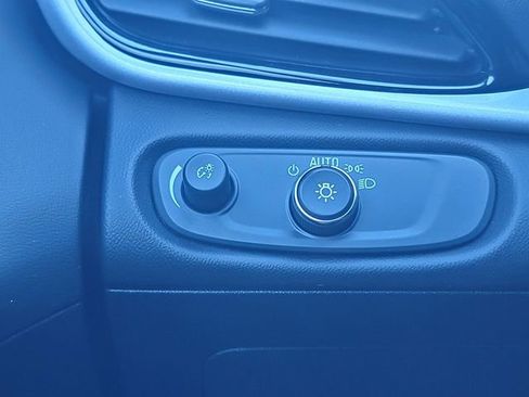 Used 2017 Chevrolet Volt LT w/ Comfort Package image 28