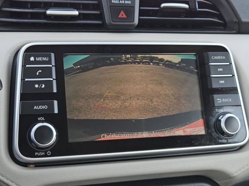 Used 2021 Nissan Versa SV image 15