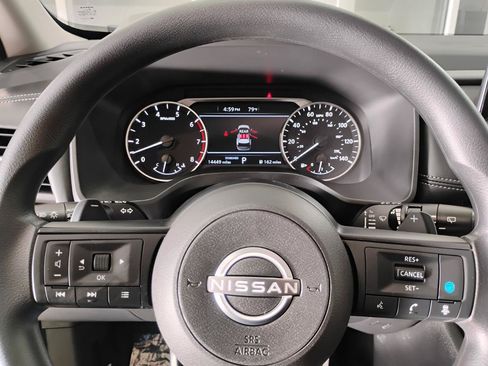 Used 2024 Nissan Rogue SV FWD image 19