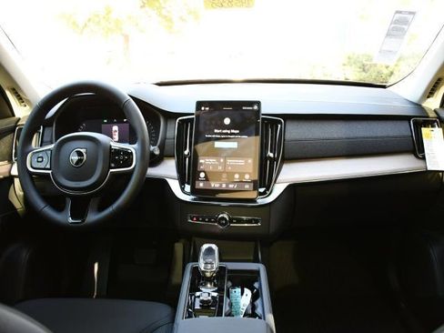 New 2026 Volvo XC90 B6 Plus w/ Protection Package Premier AWD/4WD image 17