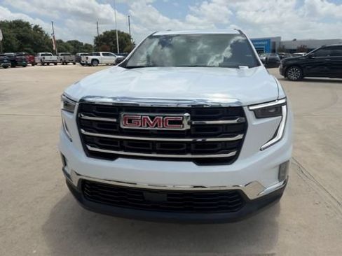 Certified 2026 GMC Acadia Elevation w/ Elevation Premium Package FWD image 3