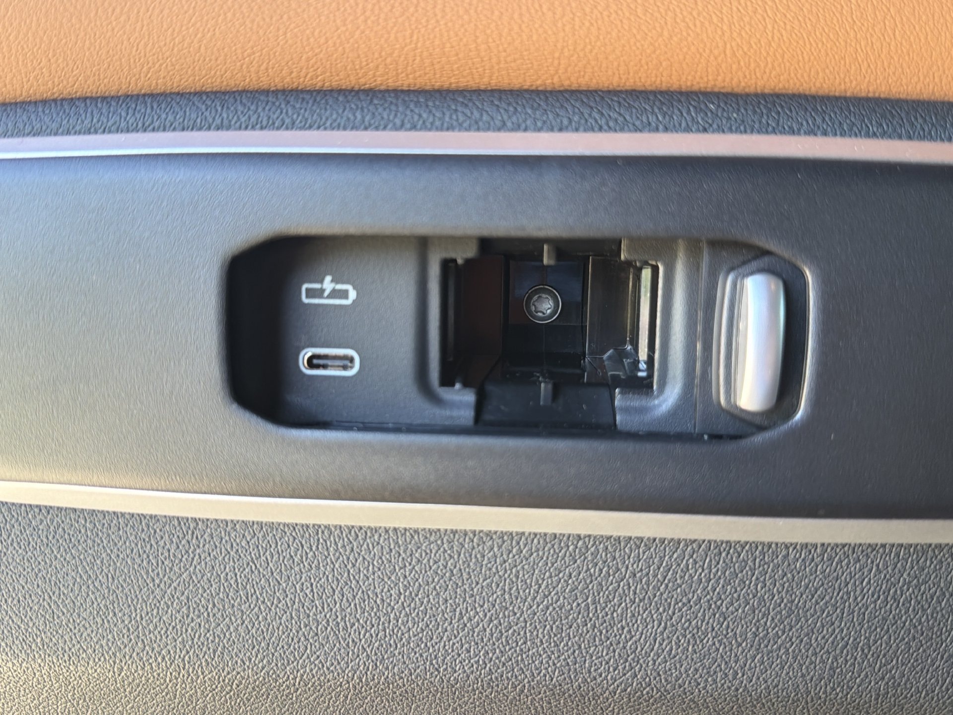 Certified 2026 BMW X6 M60i AWD/4WD image 19