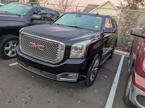 Used 2016 GMC Yukon Denali w/ Open Road Package image 3