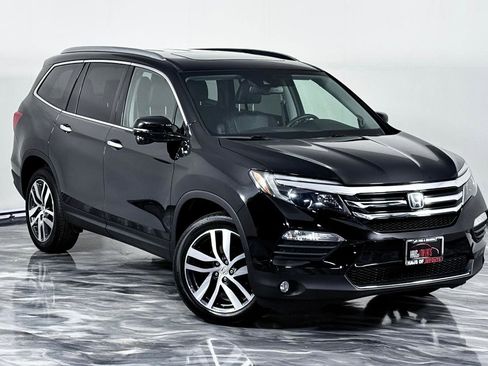 Used 2018 Honda Pilot Touring image 3