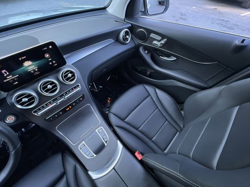 Used 2021 Mercedes-Benz GLC 300 4MATIC w/ Premium Package image 14