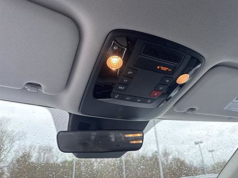 New 2026 Kia Carnival EX image 12