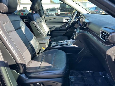 Used 2020 Ford Explorer Limited image 19