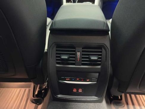 Used 2021 BMW 330i Sedan w/ Driving Assistance Package RWD image 17