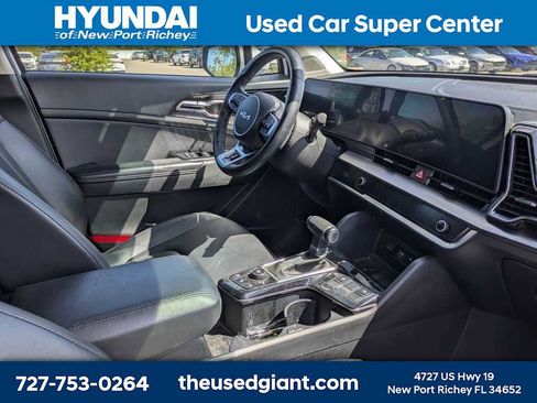 Used 2023 Kia Sportage EX image 6