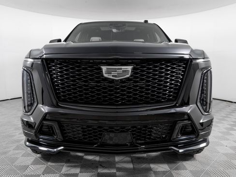 Used 2026 Cadillac Escalade V image 3