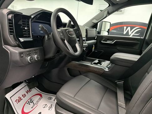 New 2026 GMC Sierra 2500 SLT AWD/4WD image 11
