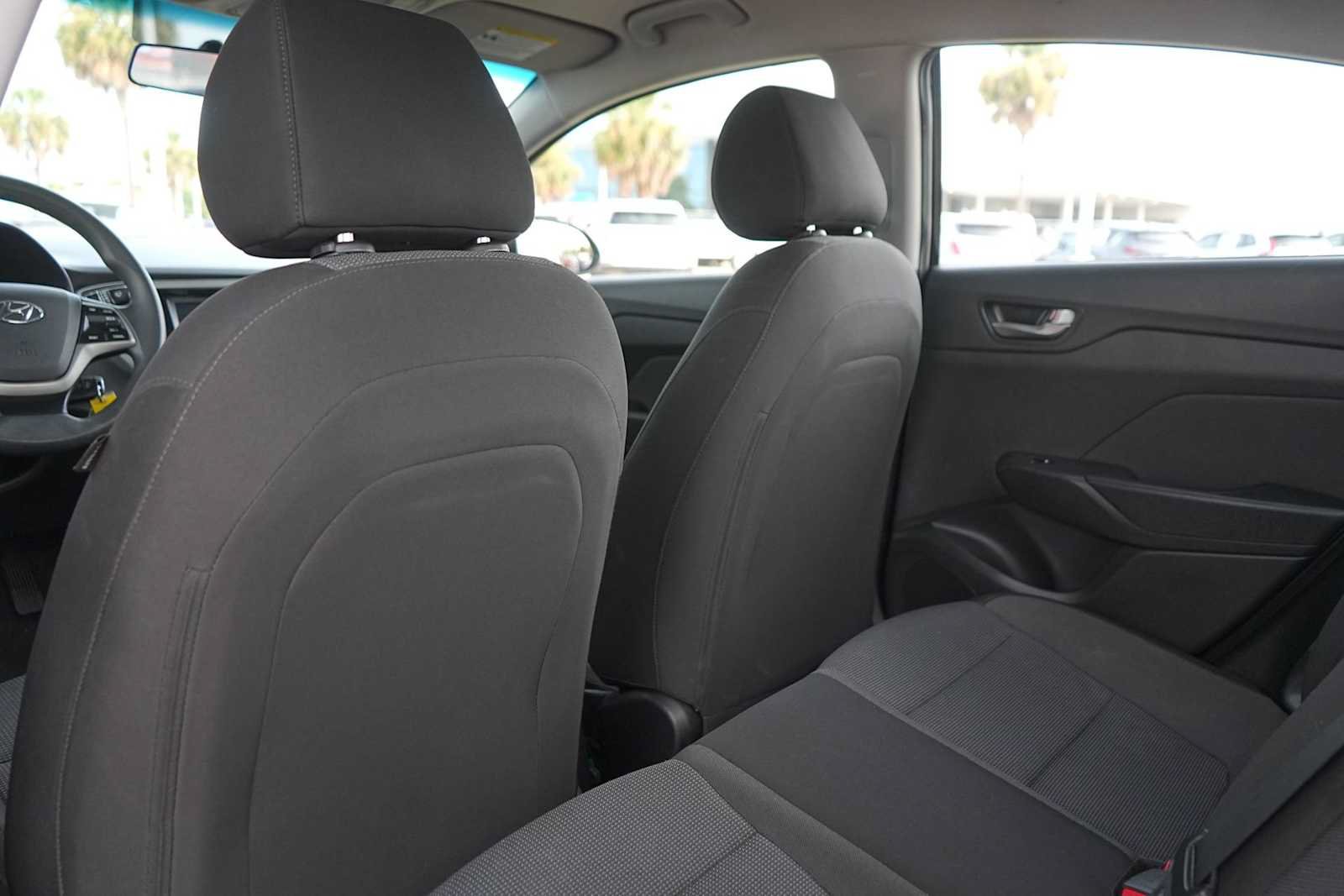 Used 2020 Hyundai Accent SE FWD image 13