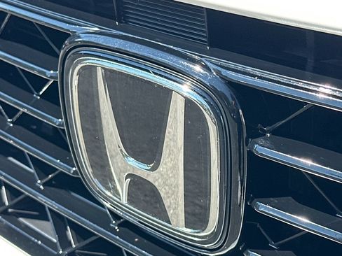 Used 2023 Honda Accord EX image 9