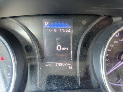 Certified 2019 Toyota Camry LE image 7