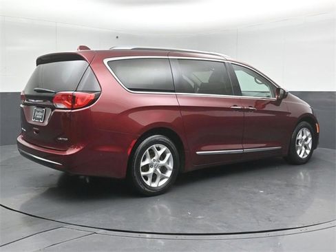 Used 2020 Chrysler Pacifica Limited w/ Advanced Safetytec Group image 7