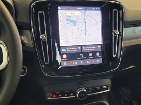 New 2026 Volvo XC40 B5 Core w/ Climate Package image 17