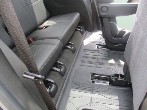 Used 2019 Chevrolet Traverse Premier w/ Redline Edition AWD/4WD image 13