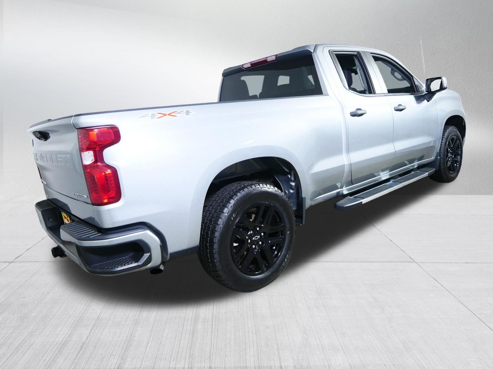 Used 2023 Chevrolet Silverado 1500 Custom AWD/4WD image 7