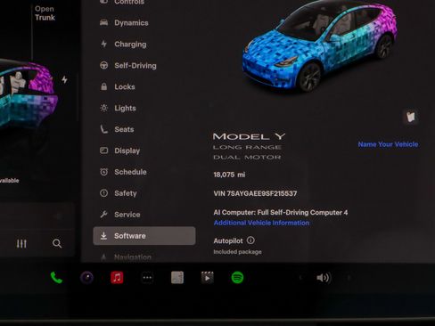 Used 2025 Tesla Model Y Long Range image 15