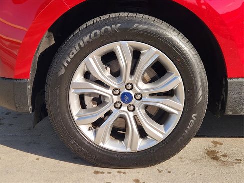 Used 2022 Ford Edge Titanium image 10