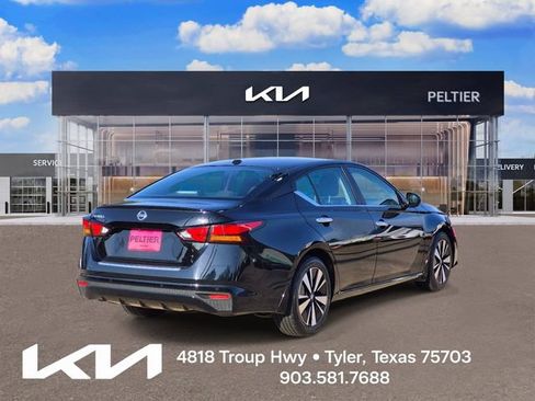 Used 2021 Nissan Altima 2.5 SV FWD image 6