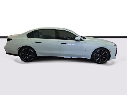 New 2025 BMW i7 xDrive60 AWD/4WD image 4