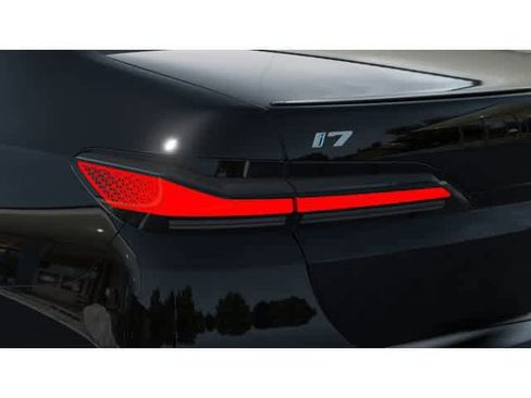 New 2025 BMW i7 xDrive60 image 9