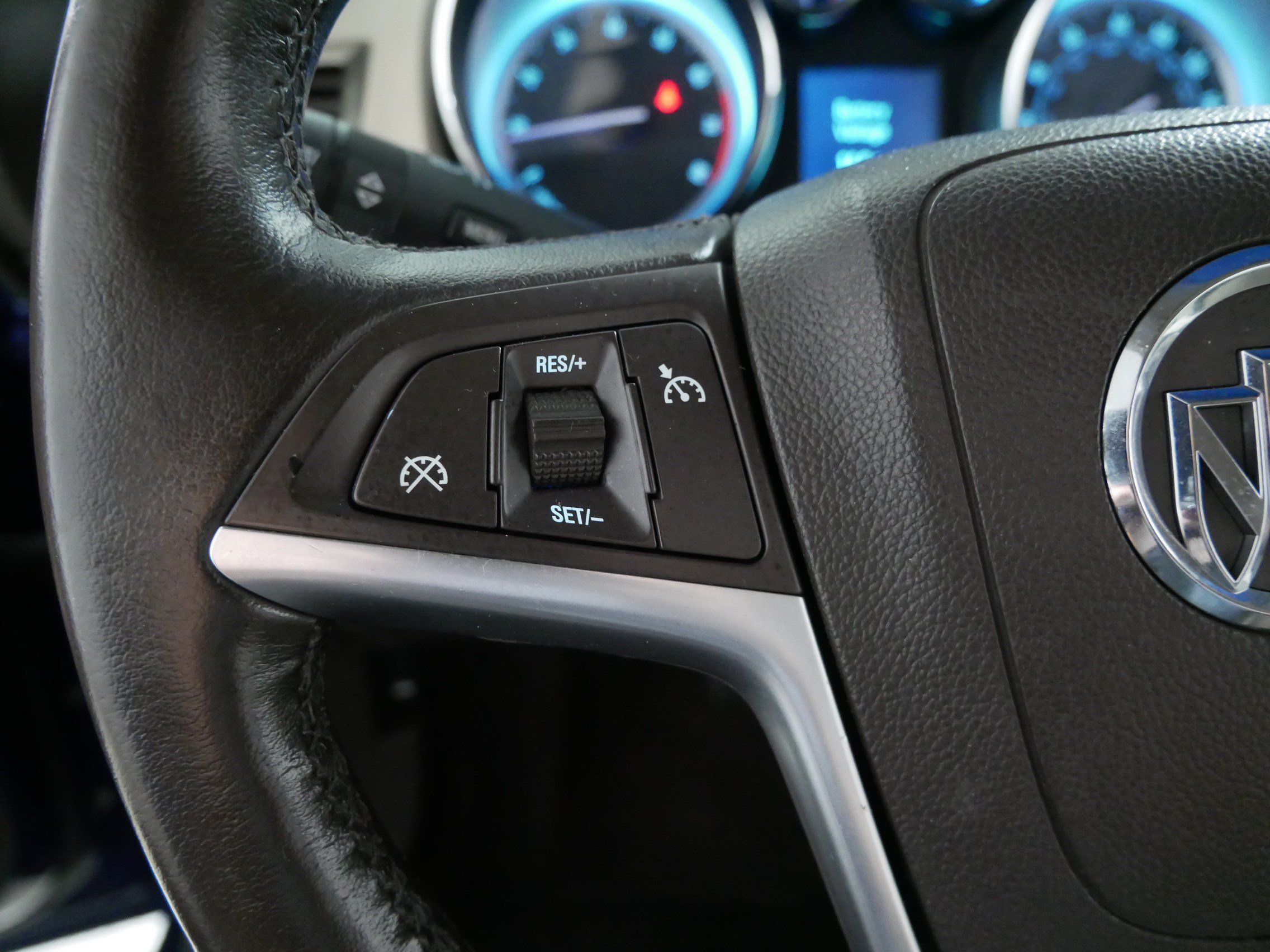Used 2013 Buick Verano FWD image 27