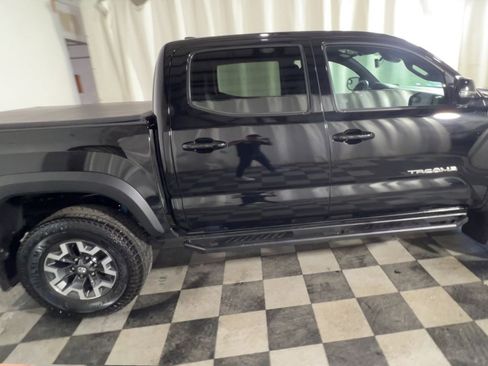 Used 2023 Toyota Tacoma TRD Off-Road AWD/4WD image 11