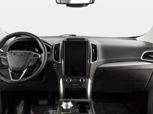 Used 2024 Ford Edge SEL image 2