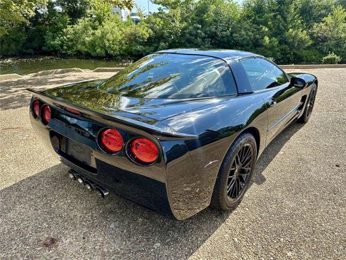 Used 1998 Chevrolet Corvette Coupe w/ Roof Pkg image 4