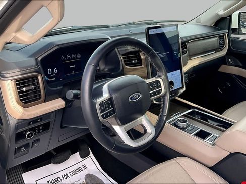 Used 2024 Ford Expedition Limited RWD image 16