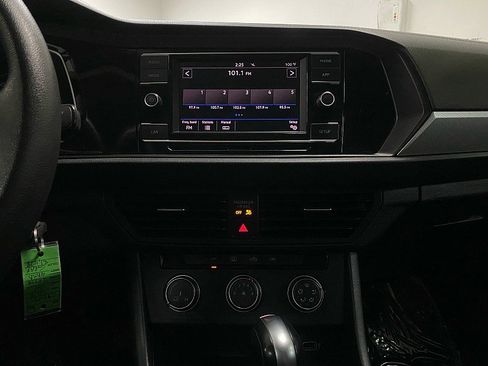 Used 2019 Volkswagen Jetta S image 19