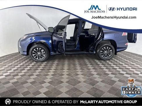 Used 2023 Lexus GX 460 Premium w/ Premium Package image 10