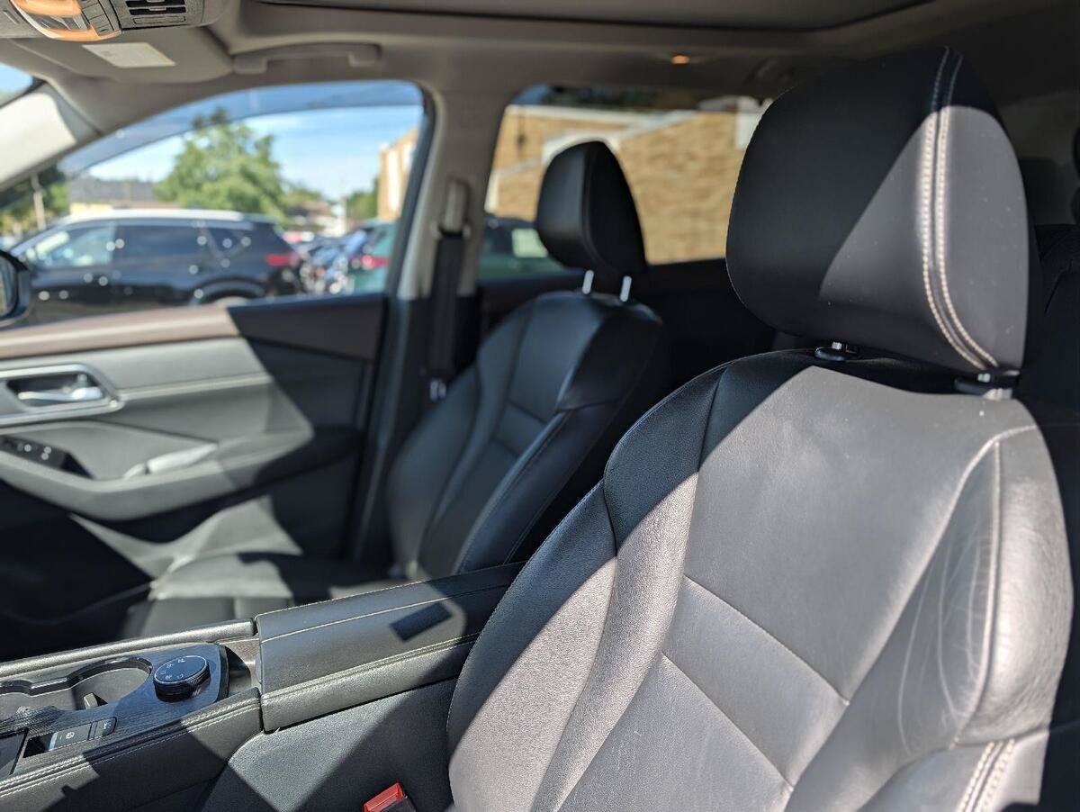 Used 2021 Nissan Rogue SL w/ Premium Package AWD/4WD image 17
