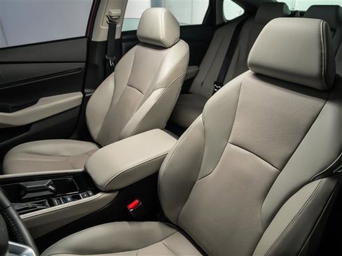 Used 2025 Honda Accord Touring image 5