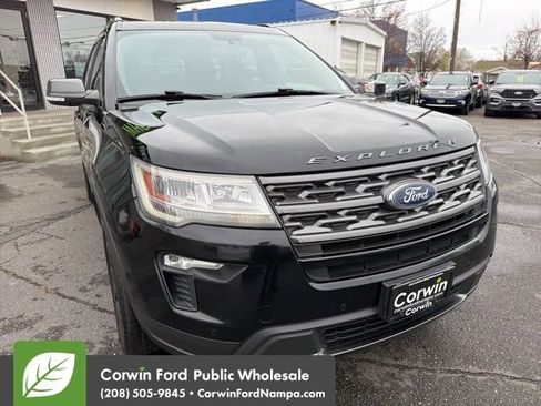 Used 2018 Ford Explorer XLT w/ Equipment Group 202A image 3