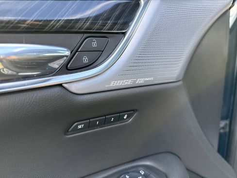 Used 2025 Cadillac XT6 Premium Luxury image 17