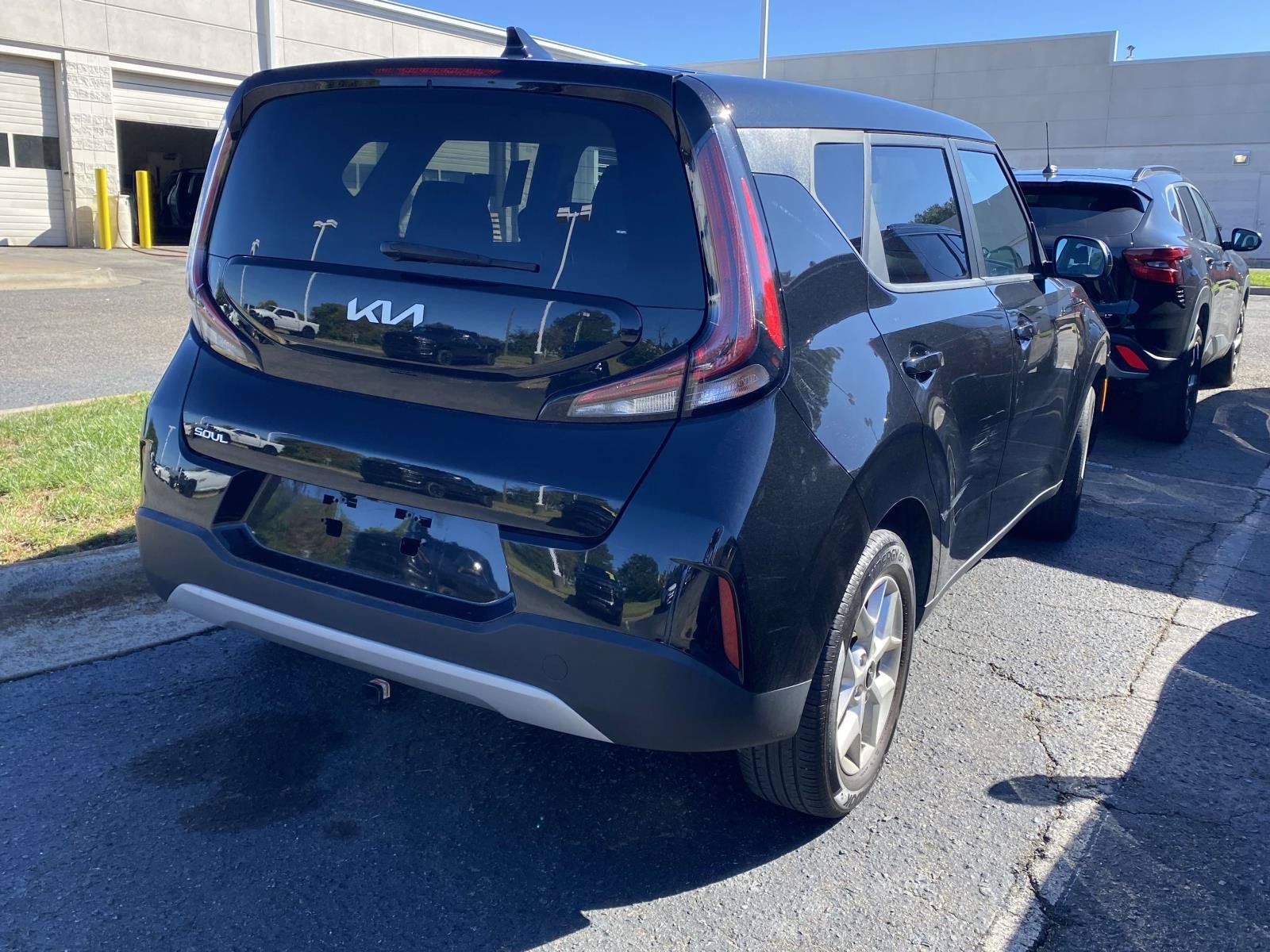 Used 2024 Kia Soul S FWD image 8