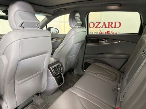 Used 2019 Lincoln Nautilus Reserve FWD image 14
