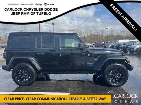 Used 2025 Jeep Wrangler Sahara w/ Safety Group image 5