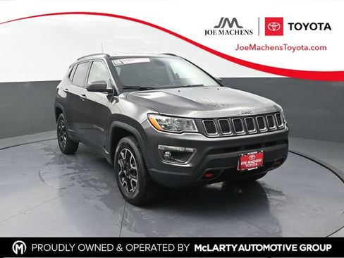 Used 2019 Jeep Compass Trailhawk AWD/4WD image 1