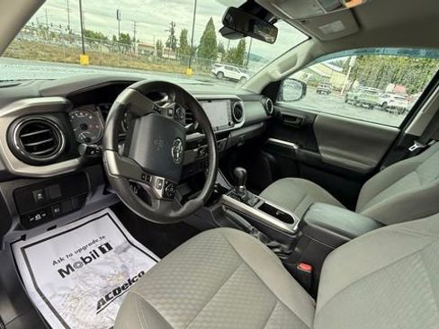 Used 2020 Toyota Tacoma image 18