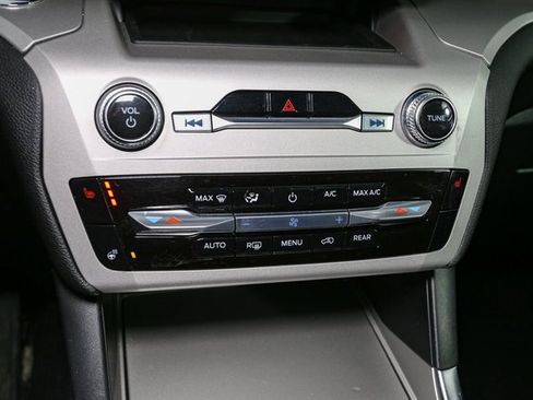 Used 2023 Ford Explorer XLT w/ Equipment Group 202A image 28