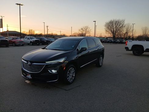 Used 2022 Buick Enclave Premium image 3