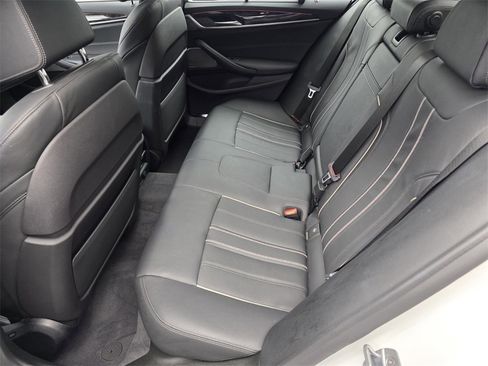 Used 2019 BMW 540i xDrive w/ M Sport Package image 14