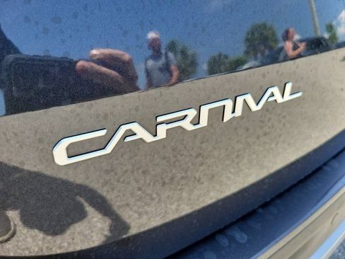 Used 2024 Kia Carnival LX FWD image 10
