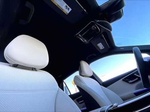 Used 2025 Mercedes-Benz GLC 300 image 13