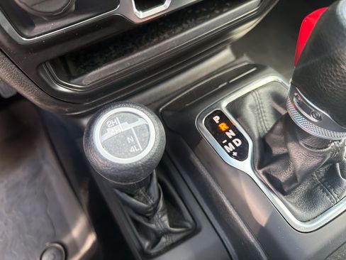 Used 2022 Jeep Wrangler Unlimited Sport AWD/4WD image 30