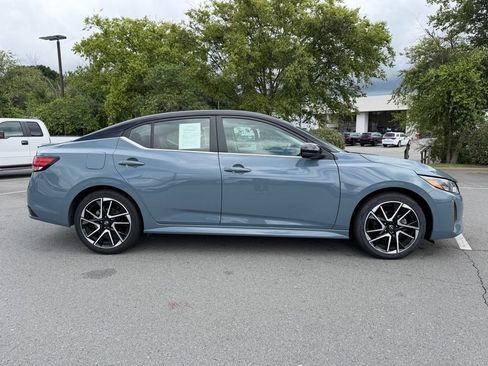 Used 2024 Nissan Sentra SR w/ SR Premium Package FWD image 8